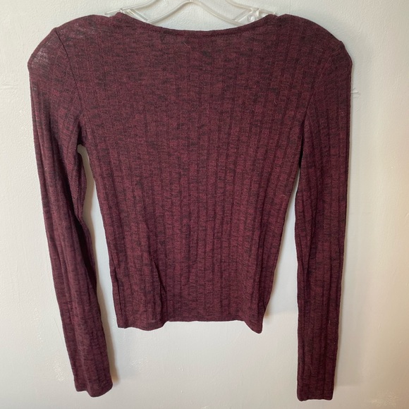 Maroon long sleeve. Detailed chest. - Picture 2 of 3